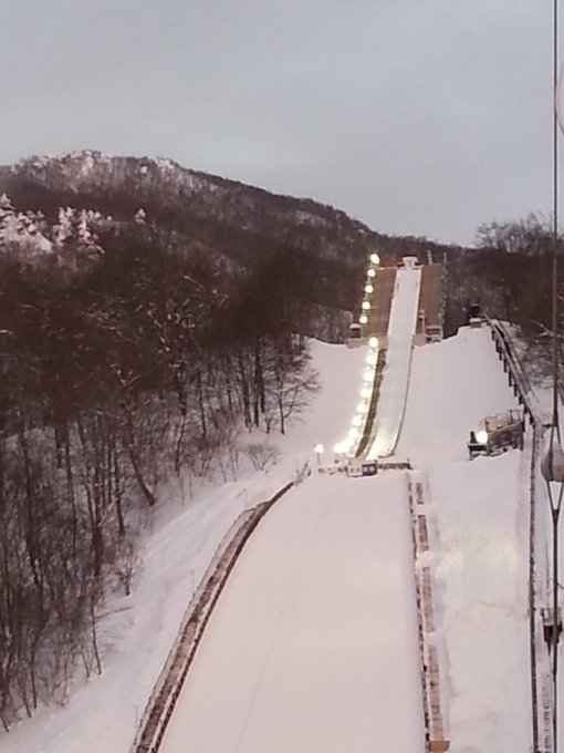 スキージャンプ女子のtwitterイラスト検索結果 古い順