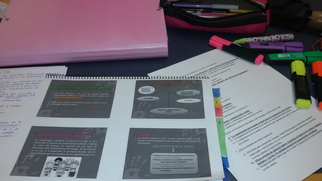 patri_garmi90's tweet photo. Bibliotequeo mañanero @evisier93 y Cristina #wecan http://t.co/28r8QB6SiF