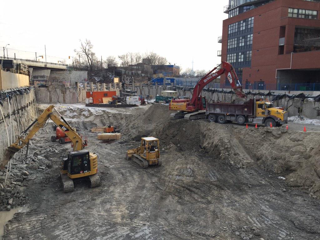 BluescapeMgmt's tweet photo. Work moving along nicely @383Sorauren.
@BlacktowerTV @kitanakabayashi 
#bluescapeprojects #TorontoCondos http://t.co/0qIQR0MN2V