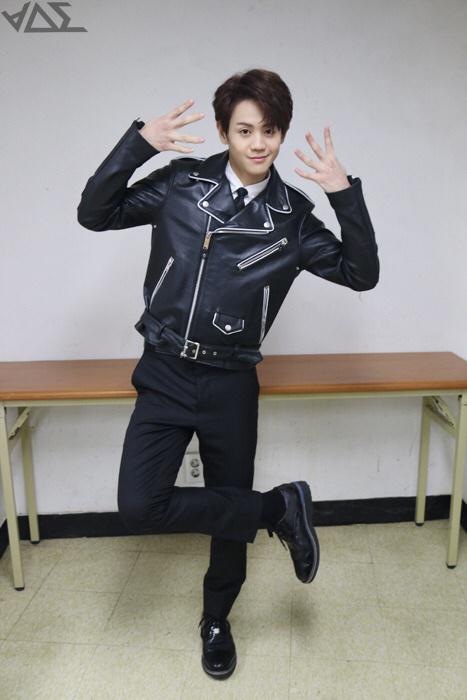 B7deCCFCQAAXkWF.jpg:large