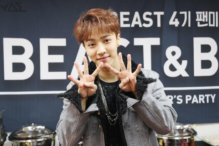 B7deG8DCEAABA_K.jpg:large