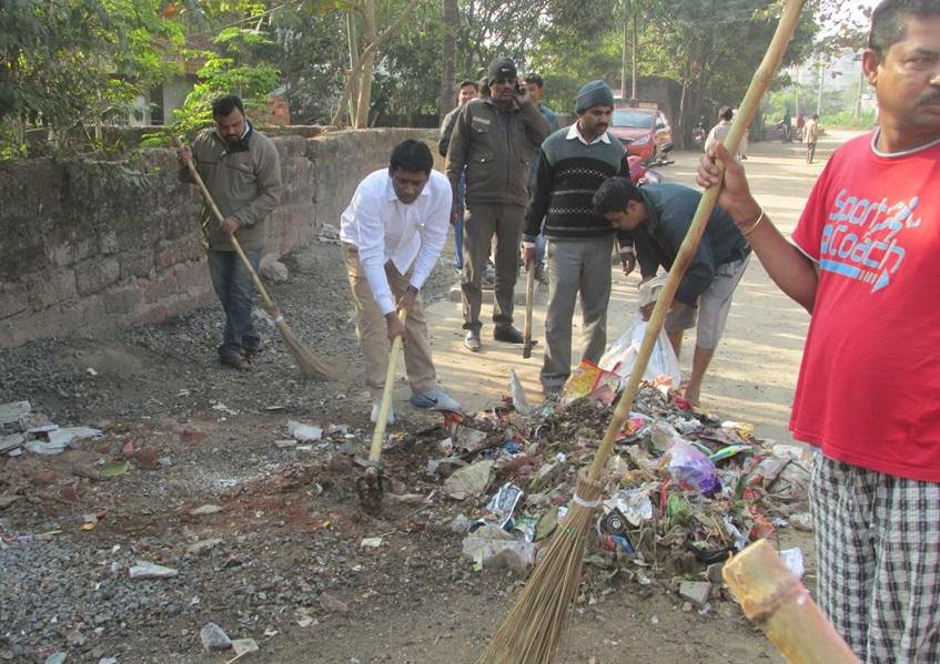 SwachhaBBSR's tweet photo. By cleanliness we mean the habit of keeping physically and mentally clean. @narendramodi @dpradhanbjp @arunjaitley http://t.co/lsXRgoU7F1