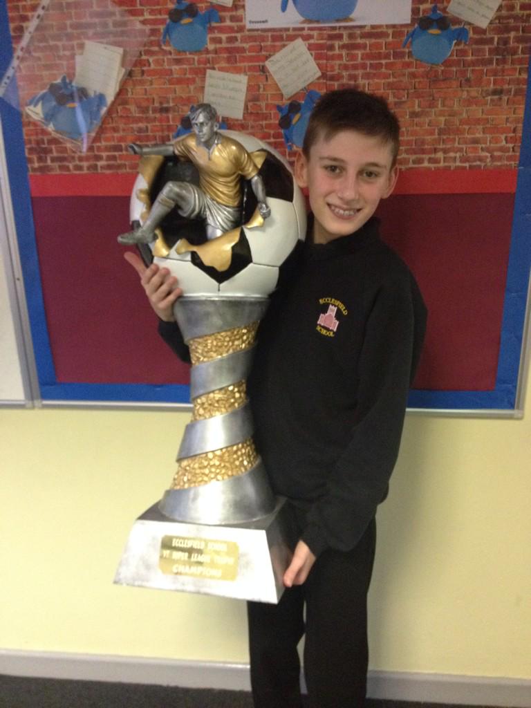 EccoMFL's tweet photo. Ladies and Gentlemen, your 8sp4 German FA cup winner... #topkid #champion #winner #kingoftheclass http://t.co/RKAIgAYYB7