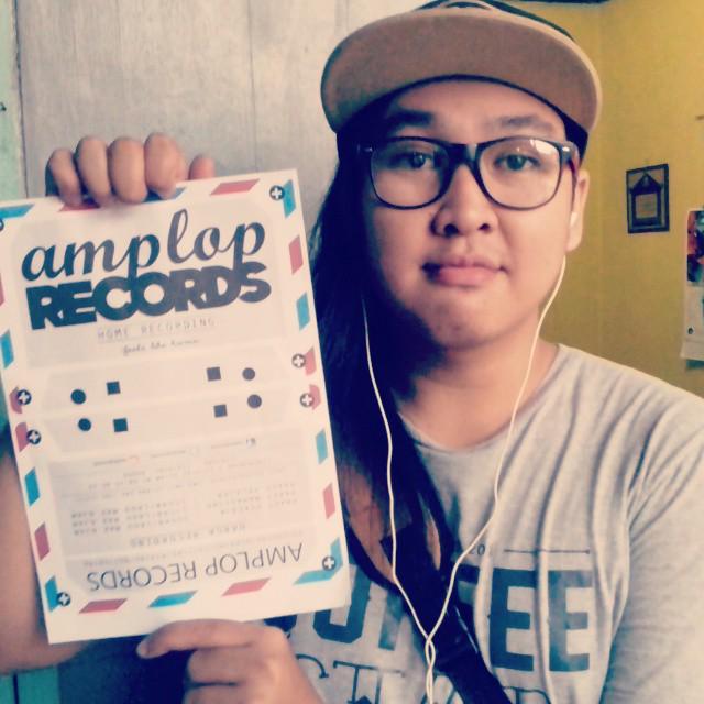 marionpratama's tweet photo. ayo upload foto unik dan menarik kalian yang sudah singgah ke @amploprecords . berbagi kesan dan pesan kalian. :) http://t.co/9REAEH8Hux