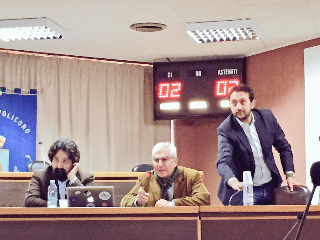 AnthonyRimoli's tweet photo. #OpenData @CittadiPolicoro bell'intervento del Sindaco di #Craco @Piersoft @PadulaMax @adducesocial @marcepittella http://t.co/iZmyvqFiR5