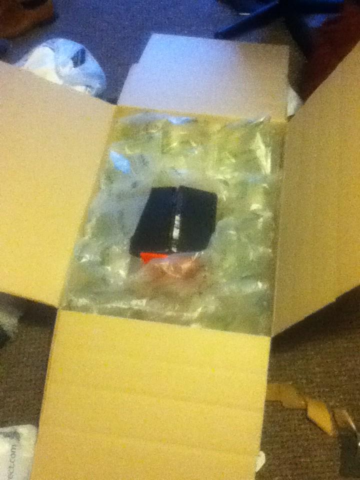 adam07864's tweet image. Slightly oversized delivery box, slightly too many air packs #extremeprotection