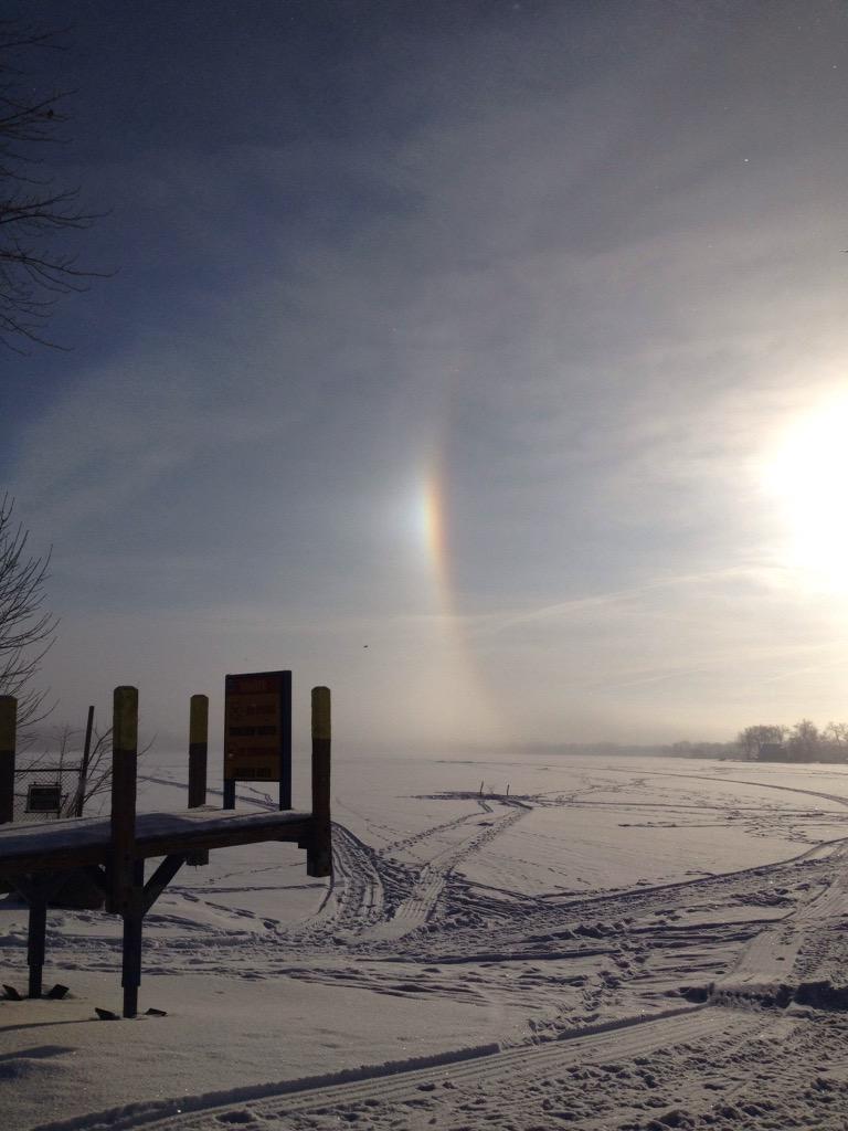 1stWhitney's tweet photo. @FOX2News 
Here's a pretty rare picture from Union Lake, 22* halo? http://t.co/lDhRStKz5D