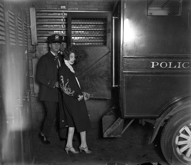 Chicago's gangster past, minus the romance trib.al/MNr5Mes