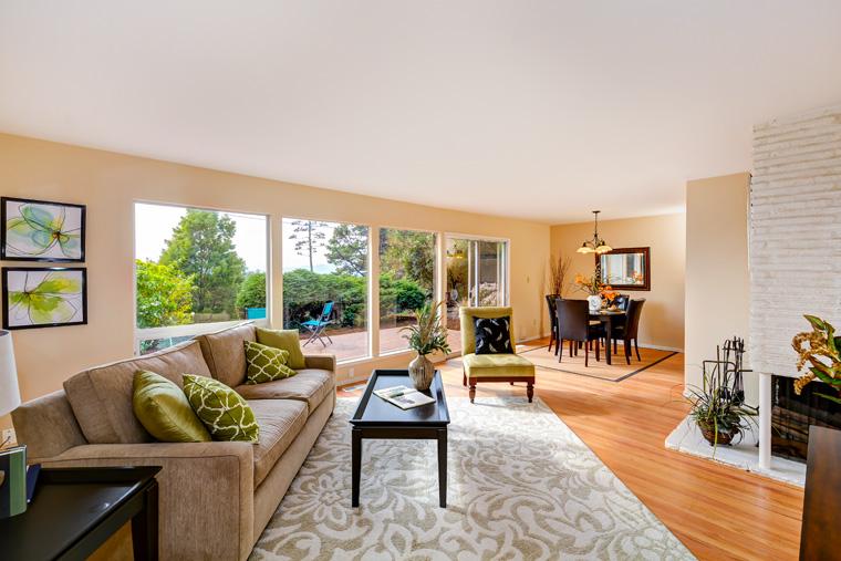 PhotoMcCloud's tweet photo. #eastbayrealestate
 #richmondrealestate
#realestatephotography
= Richmond 11 offers first day http://t.co/RinLrshtdU