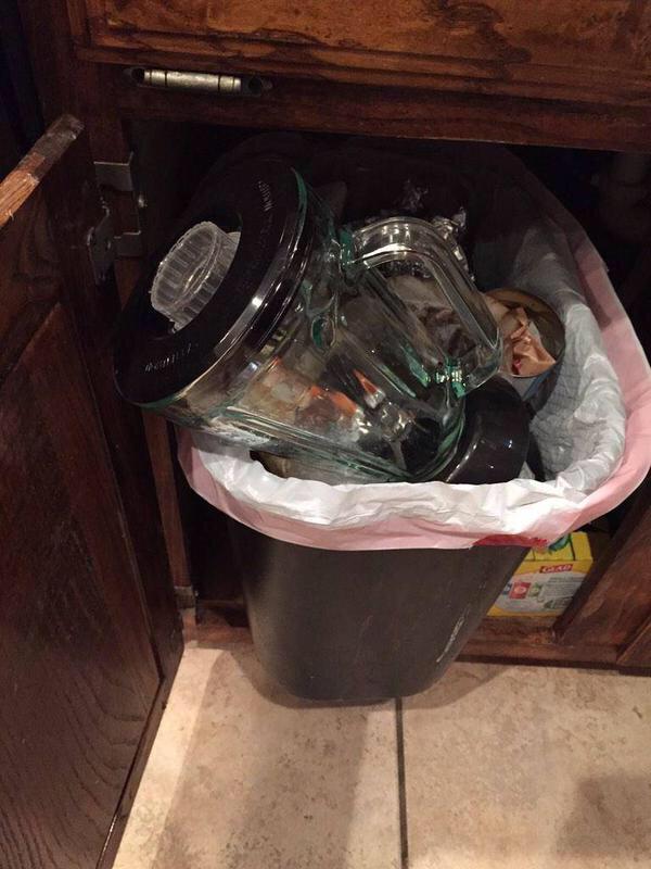 eldirini23's tweet photo. “@ComedyPosts: UNFRIENDED TRAILER GOT ME LIKE: http://t.co/BHqLD2jges” @YasmeenHoudaib @randasalame