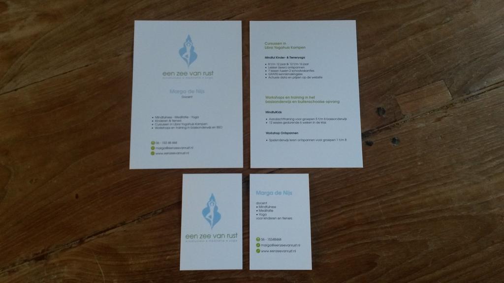 Flyers en visitekaartjes zijn binnen! Morgen 15.00 uur gratis les #mindful #kinderyoga in #LibraYogahuis in #Kampen.