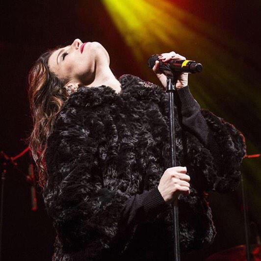 Thespis6's tweet photo. @thefanzelfam #FanzelFriday simply STUNNING! http://t.co/2jEzSUN1kC