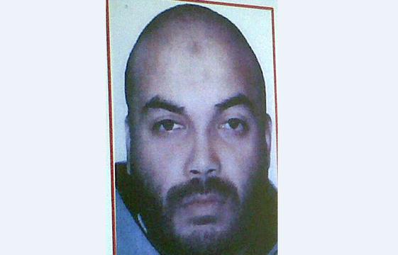 20Minutes's tweet photo. Attaques terroristes à Paris: Coulibaly et les frères Kouachi se sont entourés de braqueurs… http://t.co/lIIvHYdQ6B http://t.co/iwEsfUhl2q