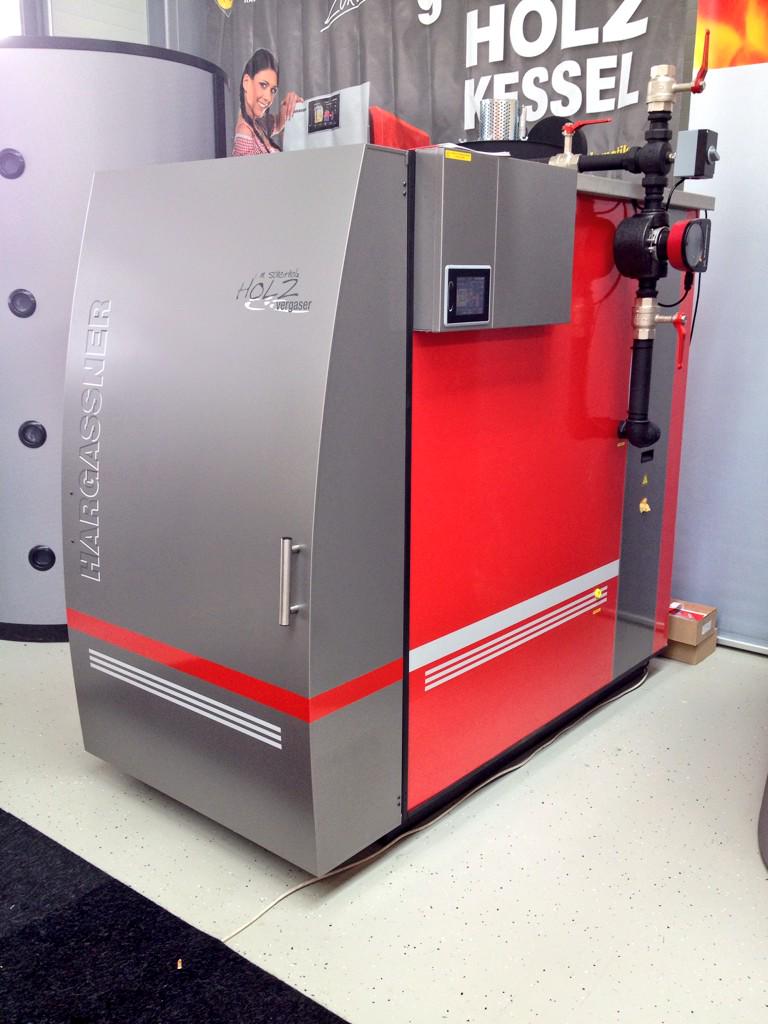 De nieuwe #Hargassner Stukhoutketel met automatische ontsteking geschikt voor #blokhout &amp; #kloofhout lengte 1 meter.