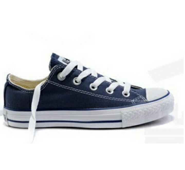 MasModaElda's tweet photo. Converse All Star, hombre y mujer. Más colores disponibles. http://t.co/5KsRKOggTL