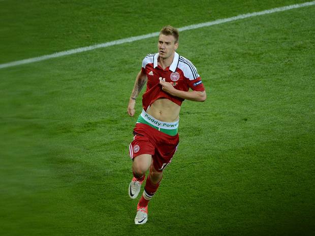 Happy 27th birthday to legendary player, Nicklas Bendtner. 