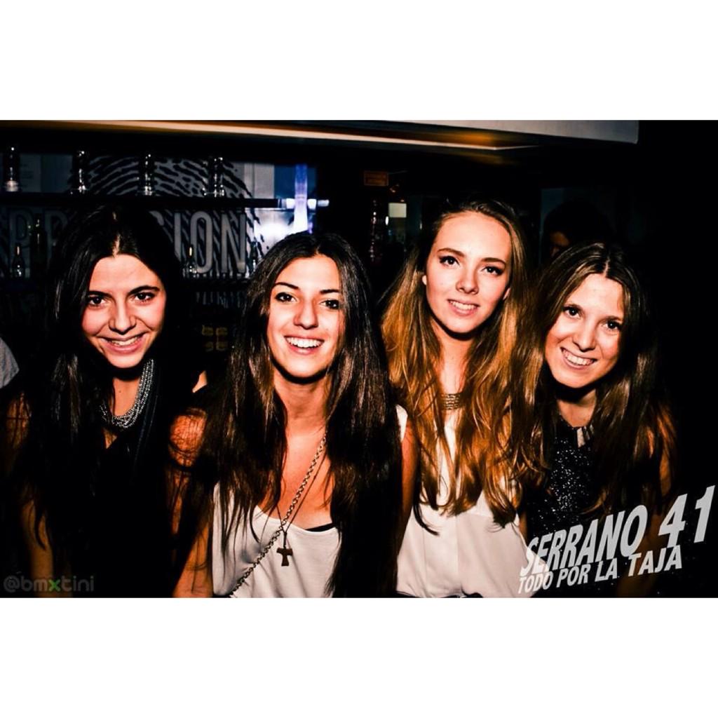 monicadeonate's tweet photo. Y las mejores amigas de toda la vida que podía tener @terr__ @asumendiries @carmeng94 ❤ Os quiero chicas http://t.co/q4uZW4Uqst
