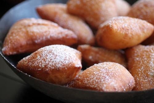 MistariMobi's tweet photo. #Mistari #FridayShengWord: "Ndao" - Mandazi. E.g. "Tafadhali niletee Ndao tatu" or "Please bring me 3 Mandazi's" http://t.co/rWARxDyCgG