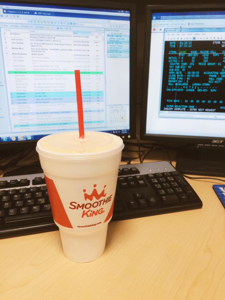 shenalam's tweet photo. only thing getting me through the day before the weekend! @SmoothieKing941 #5friday http://t.co/9ZYiI740Ni