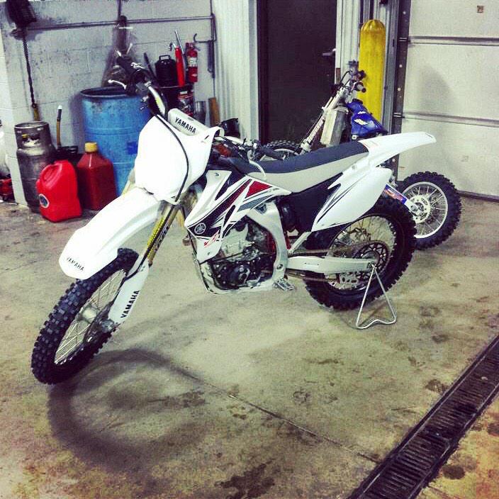 ol_BAKEY's tweet photo. Buy my dirt bike. New everything basically. http://t.co/5dHjKvysPb