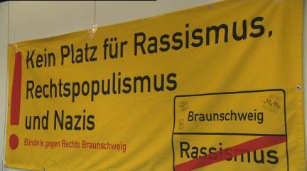 NDRreporter's tweet photo. Protest gegen #Bragida-Demo in #Braunschweig geplant: Bündnis gegen Rechts erwartet amMontag etwa 2000 Teilnehmer. http://t.co/oO6t7XT7Mp