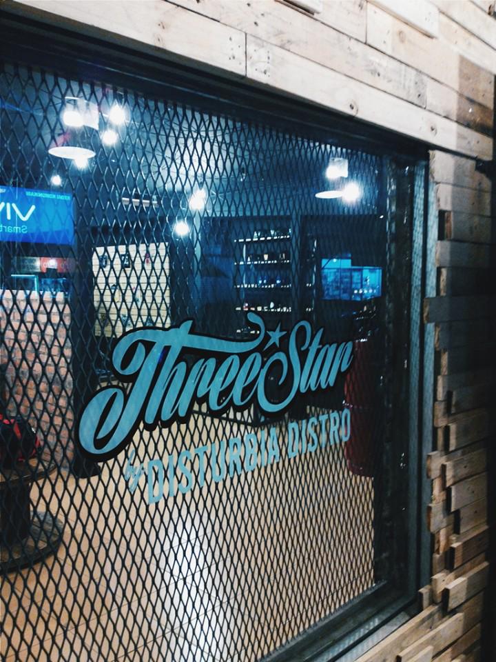 I'm at Three Star Disturbia Distro in Kuala Terengganu, Terengganu swarmapp.com/c/4Pv34tfZZF0