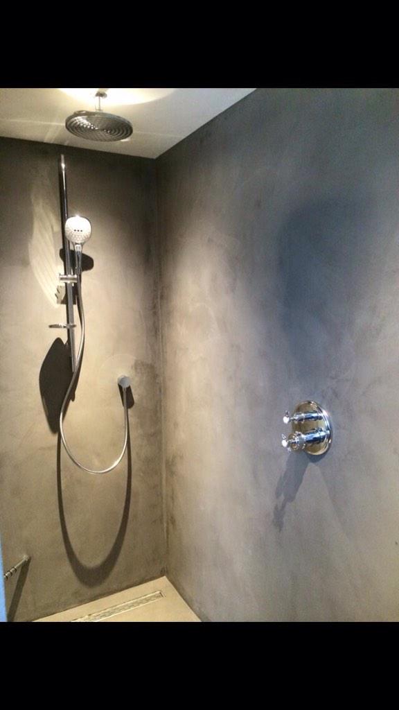 Ruudvanderlooy's tweet photo. Badkamer compleet voorzien van NatureLook incl. Meubel, wasbakken en vloer! #Naadloos en #waterdicht http://t.co/fWNTx34DtA