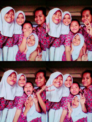 Masyarakat_IXF's tweet photo. @annisaaindryn @indah_pancawati @ameliasetianing @tisa_amalia and nurindahsari http://t.co/NCSmQe9rG7