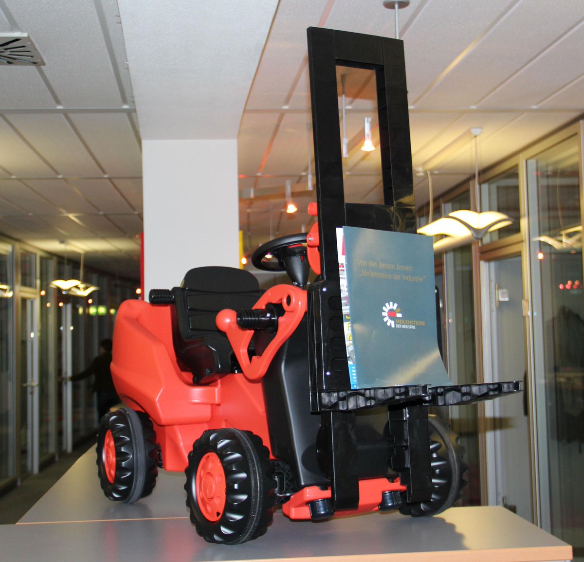 MMLOGISTIK's tweet image. Es fällt uns ziemlich schwer, trotzdem wird der Kleine jetzt verlost: maschinenmarkt.vogel.de/materialfluss/ 
@MaschinenMarkt #mm120