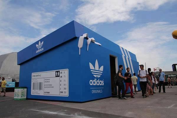_Paisajes_'s tweet photo. Tienda adidas en Amsterdam http://t.co/ZDhYSNUDMJ