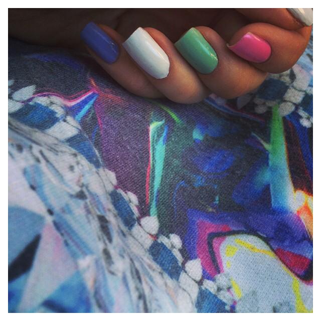 LRadwell's tweet photo. 💜💙💗💚 still love this jumper @hypewmns #fblogger http://t.co/e9nvdP0Y8V
