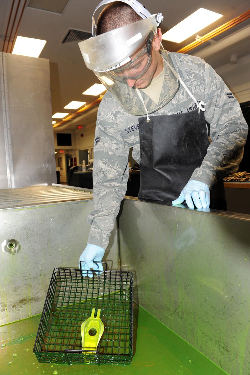ndtacademy's tweet photo. Liquid penetrant, must be applied through a controlled process in order for it to be accurate. http://t.co/zTIV9sb1ry