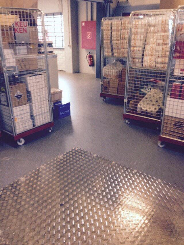 vanderLoo2's tweet photo. Mooie #vloeren
PI Achterhoek egaliseren #eurocol 990 vloerafwerking @forboflooring #surestep 
@StoraxBV #dilatatie http://t.co/YmGLEOWDl8