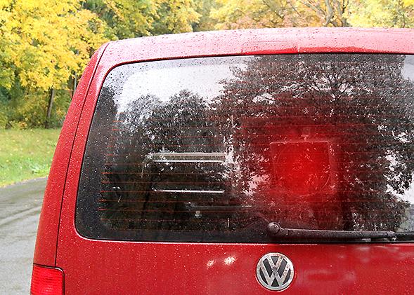 Attacke gegen Stadtfahrzeuge: #Blitzer-Fahrzeug in #jena platt gestochen bit.ly/14ImbAQ