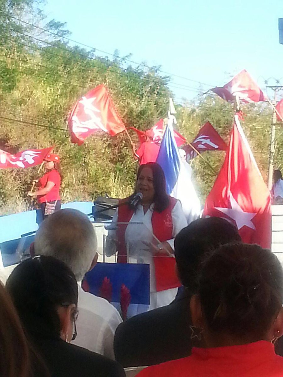 NidiaDiputada's tweet photo. Hoy en el Cristo de la Paz a los 23 años de firma de la PAZ en El Salvador 
@FMLNoficial @PrensaLatina_cu @teleSURtv http://t.co/iT7Enu6ePx