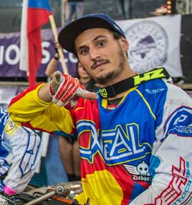 VirginRadioIT's tweet photo. A @RevolverShow @giovanniDiPillo per parlare di @dakar e ricordare #KevinFerrari dei #DaBoot. #RIPKevin @VIRGINRINGO http://t.co/53fxy063AL