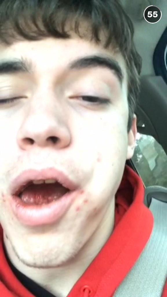 prettyxhustle's tweet photo. ugly friend friday 😂 #vanistheman #poorvan #heisgone 😂😂 http://t.co/MsLCq8ITGt
