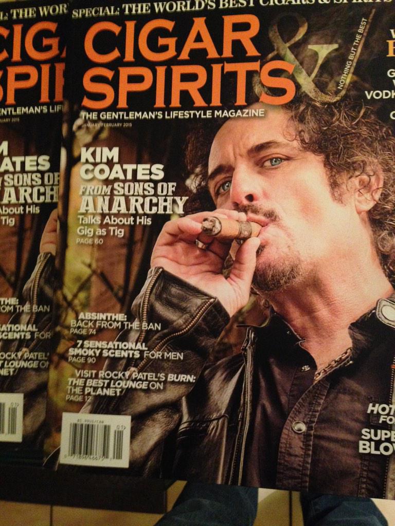 KimFCoates's tweet photo. Well well well. Look what showed up at my door. Off to Chicago kids. Theo and I will be ready for the madness tmor :) http://t.co/Sc9BDU9BjF