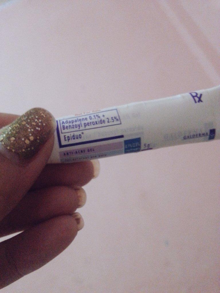 xxoHiLARY's tweet photo. I can't live without youuu. #oilyskinprobs #epiduo #alaganggalderma #faceessential http://t.co/NCn9Z4WCmT