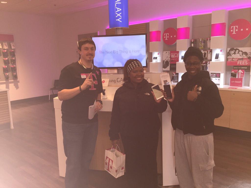 ChanceP77's tweet image. New happy @TMobile customers. #LGG3 #AccessoriesonEIP #DataStash @m_wan4life @JohannesPiket @urboyrafa