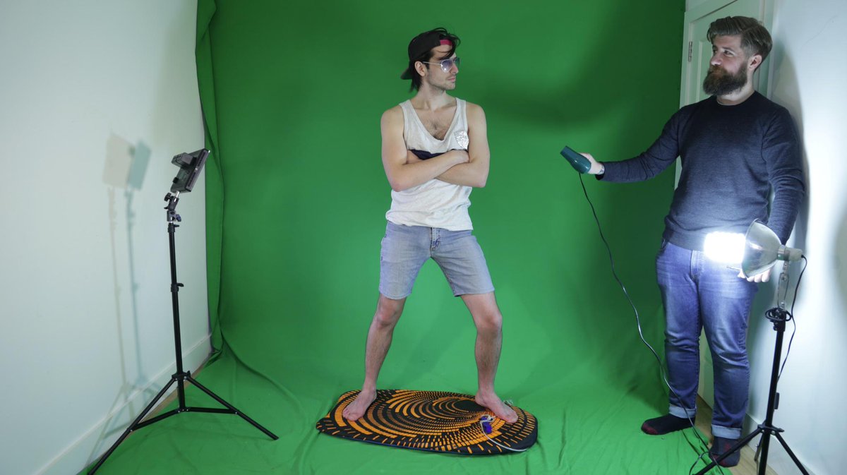 DavidRKTozer's tweet photo. Live from the set of #SurfCops with @BananaCollecTV #WALLOP http://t.co/yl6CJiVYyJ
