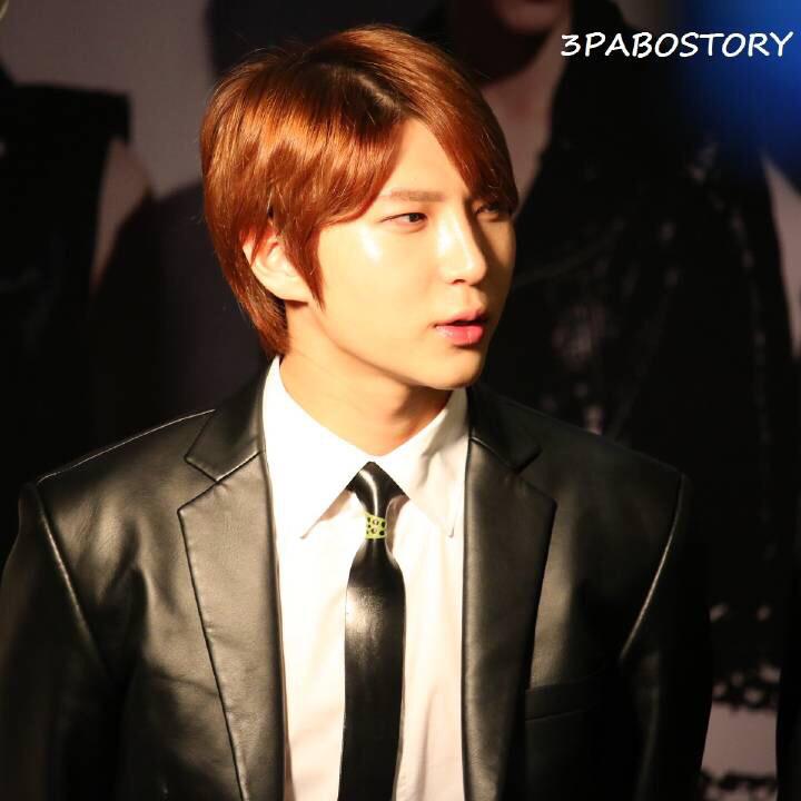 B7ezvVcCIAIJ26j.jpg:large