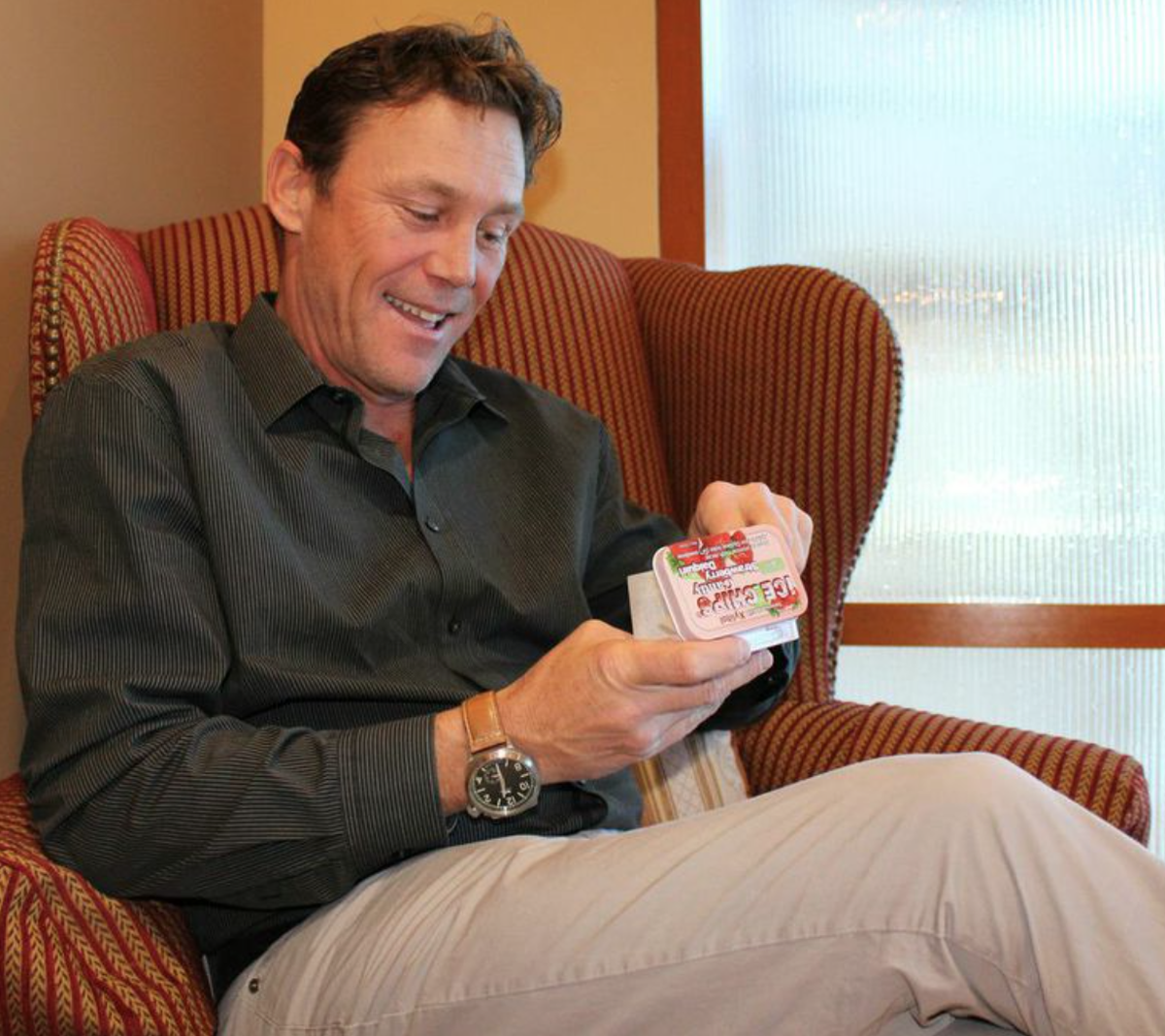 IceChips_Candy's tweet photo. Brian Krause from Charmed loves #IceChipsCandy. @CharmedDaily @thebriankrause #TNTDrama #golfing #healthy #candy http://t.co/jMqfgZXQOW