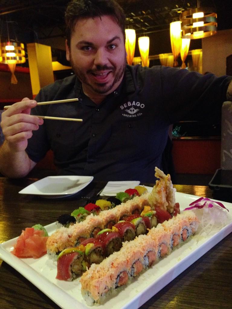 Lunch at <a href="/konasian/">Kon Asian Bistro</a> with <a href="/SebagoDoug/">Doug Mulford</a>  @sebagobrewing #fryesleap #sushi #TGIF