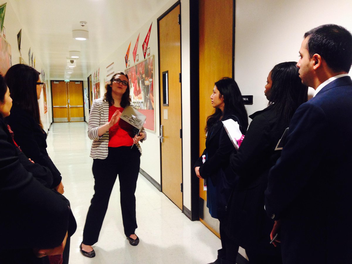 Ms. B. sharing with visitors from @USCRossier how @CallofDuty inspired her #gamified classroom @USCHybridHigh #edchat
