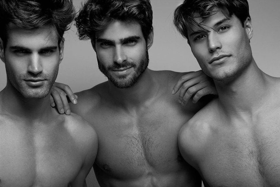18 много мальчиков. Несколько мужчин моделей. Красивые мужчины модели много. Два парня фотосессия Модельный. Испанские модели мужчины.