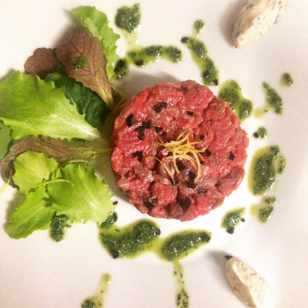 RestChiostro's tweet photo. #tartare del Chiostro Cennini!!! 😋 #ristorante #tuscany #winebar #wine #sarteano http://t.co/d60QYzHNBG