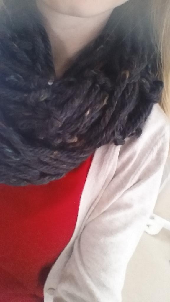the_perfgf's tweet photo. Scarf😍 http://t.co/APgqB7nEYM