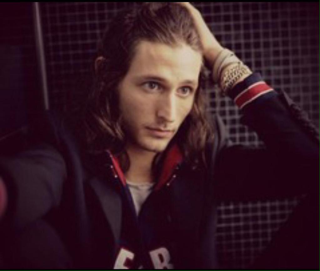 Happy birthday Nick Valensi. you God you. 
