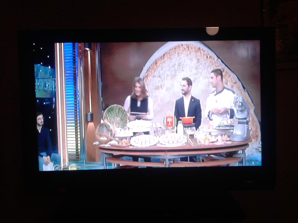 AntonellaTodi15's tweet photo. Collega @tre_Isabel, il sospiro delizia anche @RaiTre! #Bisceglie #SAM2014 @GiaccardiChiara #italiafood&soul http://t.co/STYFL0Bidi